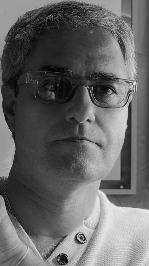 Hamzeh Naghdi, Australian novelist